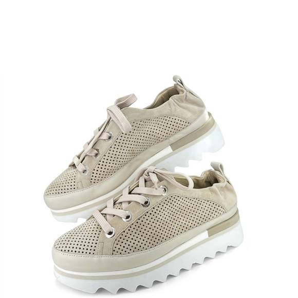 NEW SOFTWAVES women's bliss athleisure sneaker in cream - Picture 1 of 4